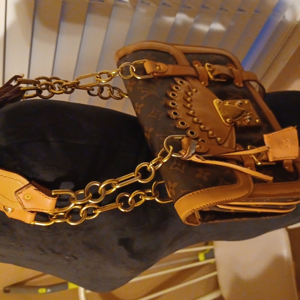 Lv purse